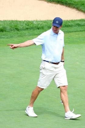 CASTLE ROCK, CO - AUGUST 21: NFL, American Football Herren, USA Hall of Fame quarterback Peyton Manning reacts to making a birdie putt on the 17th hole during the PGA, Golf Herren FedExCup BMW Championship Pro Am on August 21st, 2024, at Castle Pines Golf Club in Castle Rock, Colorado. (Photo by Brian Spurlock Icon Sportswire) GOLF: AUG 21 PGA FedExCup Playoffs - BMW Championship Pro Am EDITORIAL USE ONLY Icon24082148