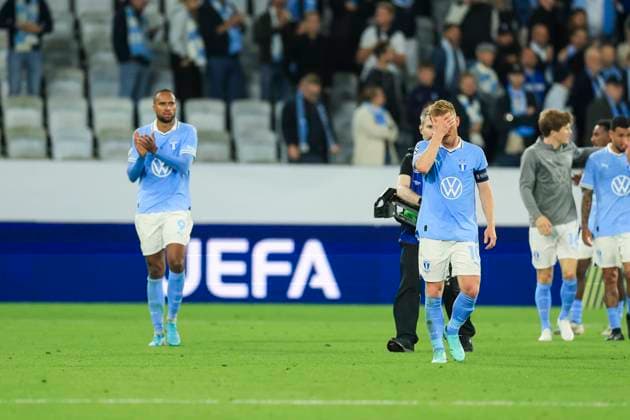 MALMÖ, SWEDEN 20240821 Malmös 9 Isaac Kiese Thelin and 10 Anders Christiansen are depressed after the loss in Wednesdays Champions League qualifier, playoff match 1 of 2, between Malmö FF and AC Sparta Prague at New Malmö Stadium MALMÖ SWEDEN x10600x  Copyright: xAndreasxHillergren TTx CHAMPIONS LEAGUE KVAL MALMÖ-SPARTA PRAG