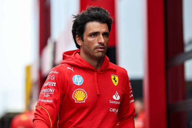 SAINZ Carlos (spa), Scuderia Ferrari SF-24, portrait during the Formula 1 Heineken Dutch Grand Prix 2024, 15th round of the 2024 Formula One World Championship, WM, Weltmeisterschaft from August 23 to 25, 2024 on the Circuit Zandvoort, in Zandvoort, Netherlands - F1 - DUTCH GRAND PRIX 2024 DPPI Panoramic  240822_R15_OLANDA_DP_XB3_0973