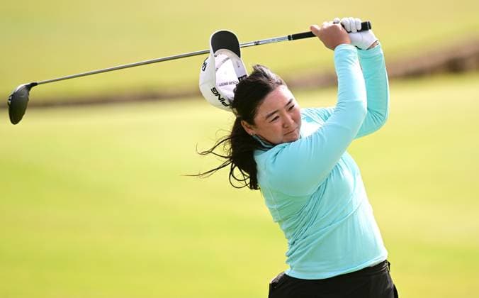 Sport Bilder des Tages Allisen Corpuz has her hat blown off as she takes her tee shot on the 2nd Tee AIG Women s Open, Day Three, Golf, St. Andrews, Scotland, UK - 22 Aug 2024  Copyright: xGreigxCowie Shutterstockx 14653227cz