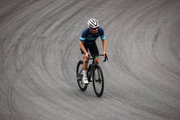BOTTAS Valtteri (fin), Stake F1 Team Kick Sauber C44, portrait cycling during the Formula 1 Heineken Dutch Grand Prix 2024, 15th round of the 2024 Formula One World Championship, WM, Weltmeisterschaft from August 23 to 25, 2024 on the Circuit Zandvoort, in Zandvoort, Netherlands - F1 - DUTCH GRAND PRIX 2024 DPPI Panoramic  240822_R15_OLANDA_DP_XB3_1894