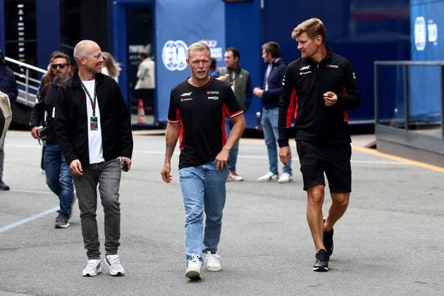 22 08 2024, xsvx, Motorsport FIA Formula 1, Dutch Grand Prix 2024 emspor, v l Kevin Magnussen MoneyGram Haas F1 Team starting number 20 FIA REGULATIONS PROHIBIT ANY USE OF PHOTOGRAPHS as IMAGE SEQUENCES and or QUASI VIDEO Zandvoort