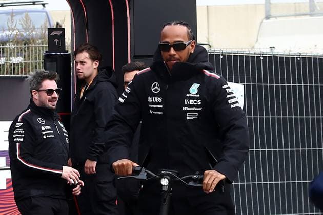 22 08 2024, xsvx, Motorsport FIA Formula 1, Dutch Grand Prix 2024 emspor, v l Lewis Hamilton Mercedes AMG Petronas starting number 44 FIA REGULATIONS PROHIBIT ANY USE OF PHOTOGRAPHS as IMAGE SEQUENCES and or QUASI VIDEO Zandvoort