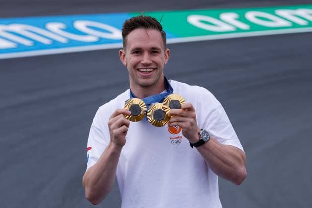 Harry Lavreysen dutch olympic champion track cyclist on his golden bike shows his three golden medals during previews ahead of the F1 Grand Prix of Netherlands at Circuit Park Zandvoort on August 22, 2024 in Zandvoort, Netherlands Defodi 704 MTB20240822F1ZandvoortDag1352555 Defodi-704