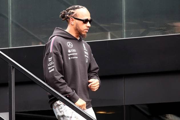 22 08 2024, xsvx, Motorsport FIA Formula 1, Dutch Grand Prix 2024 emspor, v l Lewis Hamilton Mercedes AMG Petronas starting number 44 FIA REGULATIONS PROHIBIT ANY USE OF PHOTOGRAPHS as IMAGE SEQUENCES and or QUASI VIDEO Zandvoort