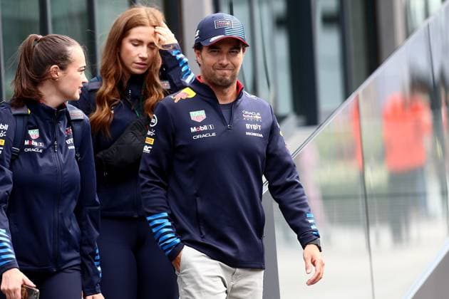 22 08 2024, xsvx, Motorsport FIA Formula 1, Dutch Grand Prix 2024 emspor, v l Sergio Perez Oracle Red Bull Racing starting number 11 FIA REGULATIONS PROHIBIT ANY USE OF PHOTOGRAPHS as IMAGE SEQUENCES and or QUASI VIDEO Zandvoort
