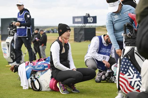 Chaos on the 11th Tee with 4 or 5 groups at a time backed up waiting to tee off including world number one Nelly Korda AIG Women s Open, Day Three, Golf, St. Andrews, Scotland, UK - 22 Aug 2024  Copyright: xGreigxCowie Shutterstockx 14653227dz
