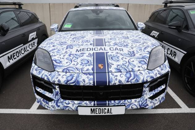 Sport Bilder des Tages F1 Grand Prix Of The Netherlands 2024 Previews Porsche Supercup medical car ahead of the Formula 1 Grand Prix of The Netherlands at Zandvoort Circuit in Zandvoort, Netherlands on August 22, 2024. Zandvoort Netherlands  Copyright: xJakubxPorzyckix originalFilename:porzycki-f1grandp240822_npRF1.jpg