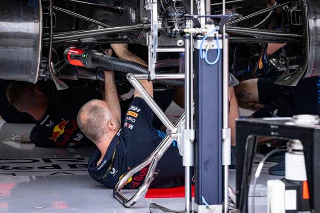 22nd August 2024; Circuit Zandvoort, Zandvoort, Holland, North Holland, Netherlands; Formula 1 Heineken Dutch Grand Prix 2024; Arrivals and Inspection Day; Mechanics work on the Oracle Red Bull Racing RB19 of Max Verstappen (NED)  ActionPlus12684000 GodfreyxPitt