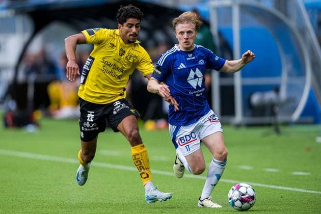 240822 Ahmed Qasem of Elfsborg and Mats Moller Daehli of Molde during the UEFA Europa League play off match between Molde and Elfsborg on August 22, 2024 in Molde Photo Marius Simensen BILDBYRAN COP 238 bbeng elfsborg football fotball fotboll molde play off uefa europa league  Copyright: MARIUSxSIMENSEN BB240822BB117