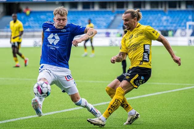 240822 Halldor Stenevik of Molde and Niklas Hult of Elfsborg during the UEFA Europa League play off match between Molde and Elfsborg on August 22, 2024 in Molde Photo Marius Simensen BILDBYRAN COP 238 bbeng elfsborg football fotball fotboll molde play off uefa europa league  Copyright: MARIUSxSIMENSEN BB240822BB118