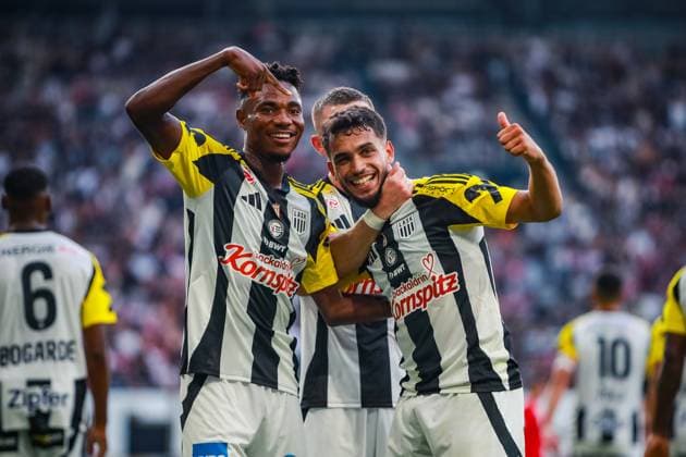 SOCCER - UEFA EL, LASK vs Bukarest LINZ,AUSTRIA,22.AUG.24 - SOCCER - UEFA Europa League, qualification, Linzer ASK vs FCSB Bukarest. Image shows the rejoicing of Moses Usor (LASK) and Adil Taoui (LASK).  GEPAxpictures xManuelxBinder