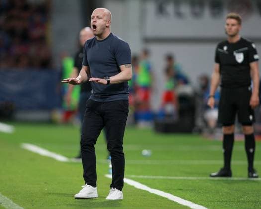 Steven Naismith Manager of Hearts Viktoria Plzen v Heart of Midlothian, UEFA Conference League, Play-Off, First Leg, Football, Doosan Arena, Plzen, Czechia, 22 Aug 2024 EDITORIAL USE ONLY No use with unauthorised audio, video, data, fixture lists, club league logos or live services. Online in-match use limited to 120 images, no video emulation. No use in betting, games or single club league player publications. Copyright: xMilanxKammermeyer Shutterstockx 14653356ao