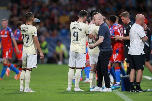 Steven Naismith Manager of Hearts talks with Lawrence Shankland of Hearts during a break in play Viktoria Plzen v Heart of Midlothian, UEFA Conference League, Play-Off, First Leg, Football, Doosan Arena, Plzen, Czechia, 22 Aug 2024 EDITORIAL USE ONLY No use with unauthorised audio, video, data, fixture lists, club league logos or live services. Online in-match use limited to 120 images, no video emulation. No use in betting, games or single club league player publications. Copyright: xMilanxKammermeyer Shutterstockx 14653356ar