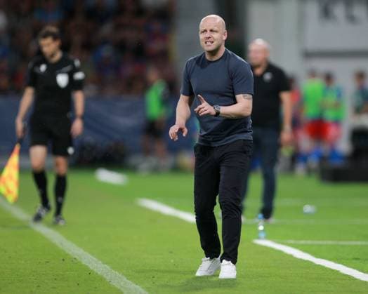 Steven Naismith Manager of Hearts Viktoria Plzen v Heart of Midlothian, UEFA Conference League, Play-Off, First Leg, Football, Doosan Arena, Plzen, Czechia, 22 Aug 2024 EDITORIAL USE ONLY No use with unauthorised audio, video, data, fixture lists, club league logos or live services. Online in-match use limited to 120 images, no video emulation. No use in betting, games or single club league player publications. Copyright: xMilanxKammermeyer Shutterstockx 14653356as