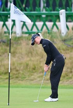 Charley Hull finishes her round on the 18th Green at -5 as she holes out for a birdie AIG Women s Open, Day Three, Golf, St. Andrews, Scotland, UK - 22 Aug 2024  Copyright: xGreigxCowie Shutterstockx 14653227fg