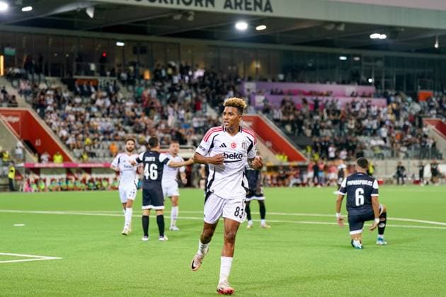 Football UEFA Europa League Qualification Play offs FC LUGANO SUI vs BESIKTAS JK Istanbul TUR , Arena Thun, Switzerland Goal and goal celebration by Gedson Fernandes Besiktas 83 to make it 0 1 for Besiktas Istanbul Copyright: xJOERANxSTEINSIEKx