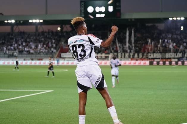 Football UEFA Europa League Qualification Play offs FC LUGANO SUI vs BESIKTAS JK Istanbul TUR , Arena Thun, Switzerland Goal and goal celebration by Gedson Fernandes Besiktas 83 to make it 0 1 for Besiktas Istanbul Copyright: xJOERANxSTEINSIEKx