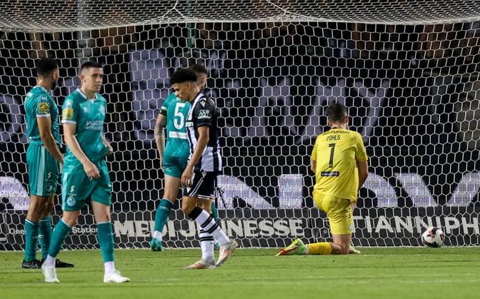 UEFA Europa League Play-off First Leg, Toumba Stadium, Thessaloniki, Greece 22 8 2024 PAOK vs Shamrock Rovers Shamrock Rovers goalkeeper Leon Pohls Leon Pohls after conceding a goal 22 8 2024  Copyright: x INPHO AleksandarxDjorovicx AS4A5041