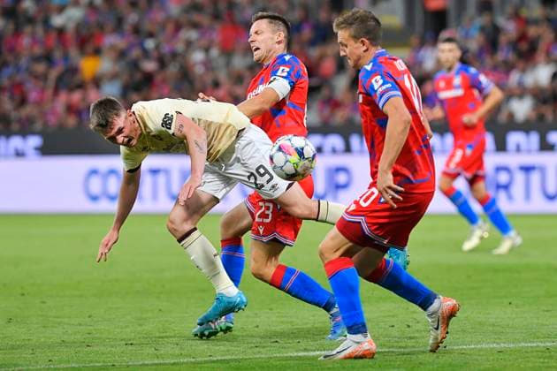 (L-R) James Penrice of Heart, Lukas Kalvach and Jan Kopic of Plzen in action during the football European League 4th qualifying round opening match Viktoria Plzen vs Heart of Midlothian in Pilsen, Czech Republic, August 22, 2024. (CTKxPhoto MiroslavxChaloupka) CTKPhotoP2024082208062  CTKPhotoP2024082208062