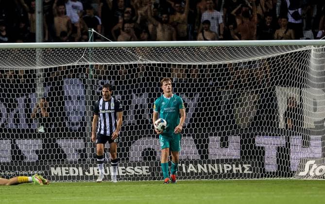 UEFA Europa League Play-off First Leg, Toumba Stadium, Thessaloniki, Greece 22 8 2024 PAOK vs Shamrock Rovers Shamrock Rovers Dan Cleary Dan Cleary dejected after conceding a goal 22 8 2024  Copyright: x INPHO AleksandarxDjorovicx AS4A5312