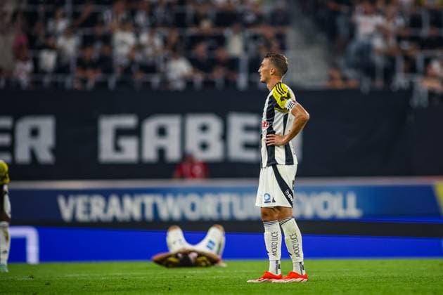 SOCCER - UEFA EL, LASK vs Bukarest LINZ,AUSTRIA,22.AUG.24 - SOCCER - UEFA Europa League, qualification, Linzer ASK vs FCSB Bukarest. Image shows the disappointment of Philipp Ziereis (LASK).  GEPAxpictures xManuelxBinder