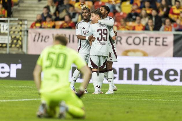 22.08.2024, Bialystok, pilka nozna, Liga Europy play-offs, Jagiellonia Bialystok - Ajax Amsterdam, N z Chuba Akpom (Ajax), radosc fot. Tomasz Jastrzebowski Foto Olimpik 22.08.2024, Warsaw, football, UEFA Europa League play-offs, Jagiellonia Bialystok - Ajax Amsterdam In the picture: Chuba Akpom (Ajax), goal celebration, fot. Tomasz Jastrzebowski Foto Olimpik NEWSPIX.PL --- Newspix.pl  20240822TOJA0958