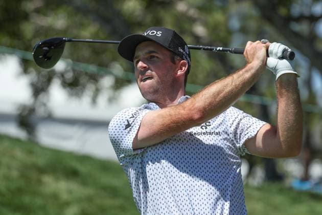 CASTLE ROCK, CO - AUGUST 22: Denny McCarthy watches his tee shot on 10 during the first round of the BMW Championship on August 22, 2024 at Castle Pines Golf Club in Castle Rock, CO. (Photo by Scott Winters Icon Sportswire) GOLF: AUG 22 PGA, Golf Herren FedExCup Playoffs - BMW Championship EDITORIAL USE ONLY Icon2408220758