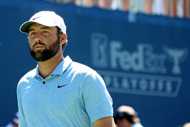 CASTLE ROCK, CO - AUGUST 22: PGA, Golf Herren golfer Scottie Scheffler walks the 16th hole during the first round of the PGA FedExCup BMW Championship on August 22nd, 2024, at Castle Pines Golf Club in Castle Rock, Colorado. (Photo by Brian Spurlock Icon Sportswire) GOLF: AUG 22 PGA FedExCup Playoffs - BMW Championship EDITORIAL USE ONLY Icon2408226