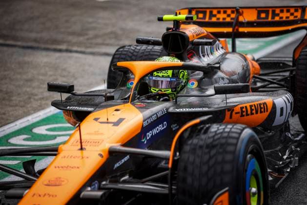04 NORRIS Lando (gbr), McLaren F1 Team MCL38, action during the Formula 1 Heineken Dutch Grand Prix 2024, 15th round of the 2024 Formula One World Championship, WM, Weltmeisterschaft from August 23 to 25, 2024 on the Circuit Zandvoort, in Zandvoort, Netherlands - F1 - DUTCH GRAND PRIX 2024 DPPI Panoramic  240823_R15_OLANDA_DP_XB5_0258_
