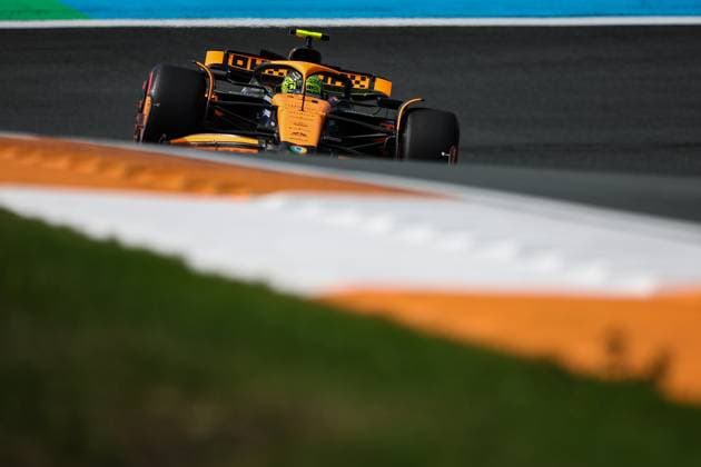04 NORRIS Lando (gbr), McLaren F1 Team MCL38, action during the Formula 1 Heineken Dutch Grand Prix 2024, 15th round of the 2024 Formula One World Championship, WM, Weltmeisterschaft from August 23 to 25, 2024 on the Circuit Zandvoort, in Zandvoort, Netherlands - F1 - DUTCH GRAND PRIX 2024 DPPI Panoramic  240823_R15_OLANDA_DP_XB3_2776