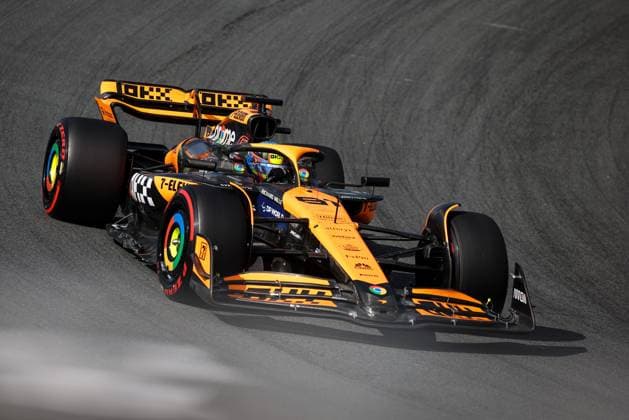 81 PIASTRI Oscar (aus), McLaren F1 Team MCL38, action during the Formula 1 Heineken Dutch Grand Prix 2024, 15th round of the 2024 Formula One World Championship, WM, Weltmeisterschaft from August 23 to 25, 2024 on the Circuit Zandvoort, in Zandvoort, Netherlands - F1 - DUTCH GRAND PRIX 2024 DPPI Panoramic  240823_R15_OLANDA_DP_XB5_0283
