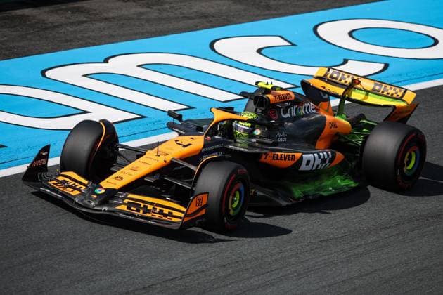 04 NORRIS Lando (gbr), McLaren F1 Team MCL38, action during the Formula 1 Heineken Dutch Grand Prix 2024, 15th round of the 2024 Formula One World Championship, WM, Weltmeisterschaft from August 23 to 25, 2024 on the Circuit Zandvoort, in Zandvoort, Netherlands - F1 - DUTCH GRAND PRIX 2024 DPPI Panoramic  240823_R15_OLANDA_DP_XB3_2972