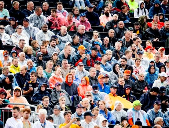 ZANDVOORT - Public during the 1st free practice prior to the F1 Grand Prix of the Netherlands at the Circuit of Zandvoort. ANP SEM VAN DER WAL xVIxANPxSportx xxANPxIVx 506555075 originalFilename: 506555075.jpg