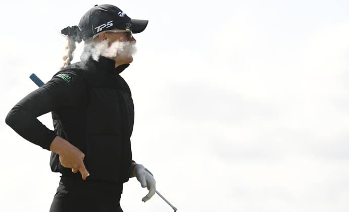 Charley Hull vaping on the 9th Green as she finishes her round at -5 3 shots behind leader Nelly Korda on -8 AIG Women s Open, Day Two, Golf, St. Andrews, Scotland, UK - 23 Aug 2024  Copyright: xGreigxCowie Shutterstockx 14655508ai