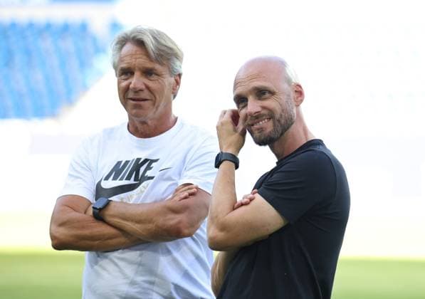 23 08 2024, Football, Men, 2 Bundesliga, Season 2024 2025, Karlsruher SC SV 07 Elversberg, Coach Horst Steffen SV 07 Elversberg and Sports Director Nils Ole Book SV 07 Elversberg Karlsruhe BBBank Wildpark Baden Württemberg Germany EN Copyright: xFabianxKleerx