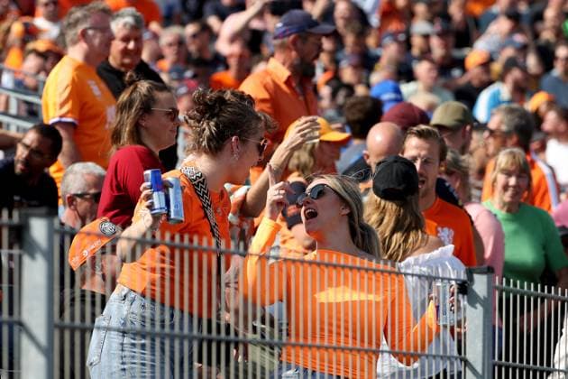 23 08 2024, xsvx, Motorsport FIA Formula 1, Grand Prix of the Netherlands 2024 emspor, v l spectators fans emotions good atmosphere party Max Verstappen fans FIA REGULATIONS PROHIBIT ANY USE OF PHOTOGRAPHS as IMAGE SEQUENCES and or QUASI VIDEO Zandvoort