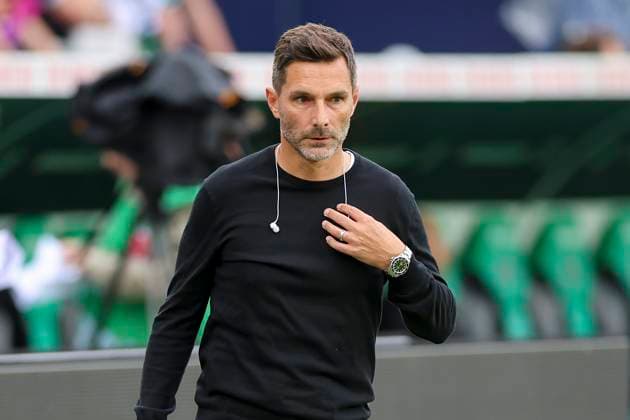 Coach Stefan Leitl Hannover 96 looks on, 2 Bundesliga, Hannover 96 vs Hamburger SV, Heinz von Heiden Arena on August 23, 2024 in Hanover, Germany Photo by Marco Steinbrenner DeFodi Images Coach Stefan Leitl Hannover 96 looks on, 2 Bundesliga, Hannover 96 vs Hamburger SV, Heinz von Heiden Arena, August 23, 2024 in Hanover, Germany Photo by Marco Steinbrenner DeFodi Images DFB DFL REGULATIONS PROHIBIT ANY USE OF PHOTOGRAPHS AS IMAGE SEQUENCES AND OR QUASI VIDEO Defodi 700 han hsv 20240823 011 Defodi-700 DFB DFL REGULATIONS PROHIBIT ANY USE OF PHOTOGRAPHS AS IMAGE SEQUENCES AND OR QUASI-VIDEO.