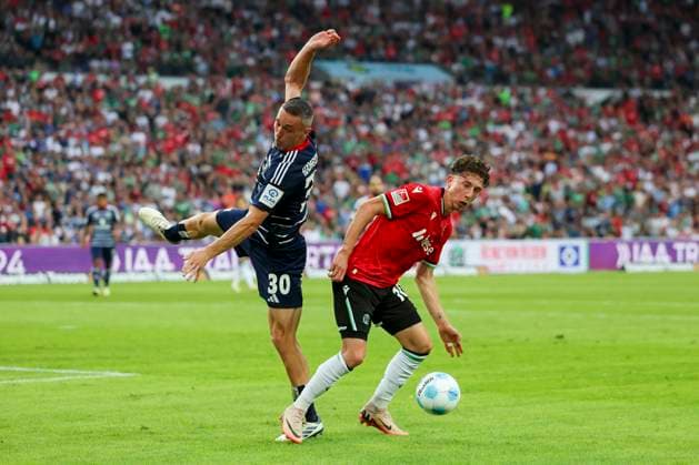 Silvan Hefti Hamburger SV and Jannik Rochelt Hannover 96 battle for the ball, 2 Bundesliga, Hannover 96 vs Hamburger SV, Heinz von Heiden Arena, August 23, 2024 in Hanover, Germany Photo by Marco Steinbrenner DeFodi Images Silvan Hefti Hamburger SV and Jannik Rochelt Hannover 96 battle for the ball, 2 Bundesliga, Hannover 96 vs Hamburger SV, Heinz von Heiden Arena, August 23, 2024 in Hanover, Germany Photo by Marco Steinbrenner DeFodi Images DFB DFL REGULATIONS PROHIBIT ANY USE OF PHOTOGRAPHS AS IMAGE SEQUENCES AND OR QUASI VIDEO Defodi 700 han hsv 20240823 060 Defodi-700 DFB DFL REGULATIONS PROHIBIT ANY USE OF PHOTOGRAPHS AS IMAGE SEQUENCES AND OR QUASI-VIDEO.