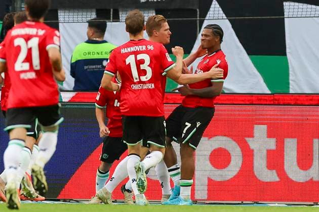Jessic Ngankam Hannover 96 celebrates his goal with teammates, 2 Bundesliga, Hannover 96 vs Hamburger SV, Heinz von Heiden Arena, August 23, 2024 in Hanover, Germany Photo by Marco Steinbrenner DeFodi Images Jessic Ngankam Hannover 96 celebrates his goal with teammates, 2 Bundesliga, Hannover 96 vs Hamburger SV, Heinz von Heiden Arena, August 23, 2024 in Hanover, Germany Photo by Marco Steinbrenner DeFodi Images DFB DFL REGULATIONS PROHIBIT ANY USE OF PHOTOGRAPHS AS IMAGE SEQUENCES AND OR QUASI VIDEO Defodi 700 han hsv 20240823 063 Defodi-700 DFB DFL REGULATIONS PROHIBIT ANY USE OF PHOTOGRAPHS AS IMAGE SEQUENCES AND OR QUASI-VIDEO.