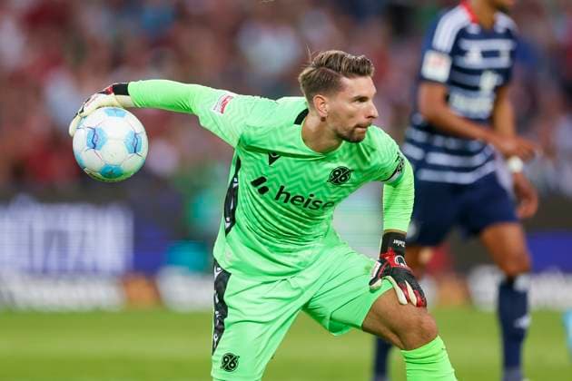 Torhueter Ron Robert Zieler Hannover 96 controls the ball, 2 Bundesliga, Hannover 96 vs Hamburger SV, Heinz von Heiden Arena, August 23, 2024 in Hanover, Germany Photo by Marco Steinbrenner DeFodi Images Torhueter Ron Robert Zieler Hannover 96 controls the ball, 2 Bundesliga, Hannover 96 vs Hamburger SV, Heinz von Heiden Arena, August 23, 2024 in Hanover, Germany Photo by Marco Steinbrenner DeFodi Images DFB DFL REGULATIONS PROHIBIT ANY USE OF PHOTOGRAPHS AS IMAGE SEQUENCES AND OR QUASI VIDEO Defodi 700 han hsv 20240823 082 Defodi-700 DFB DFL REGULATIONS PROHIBIT ANY USE OF PHOTOGRAPHS AS IMAGE SEQUENCES AND OR QUASI-VIDEO.