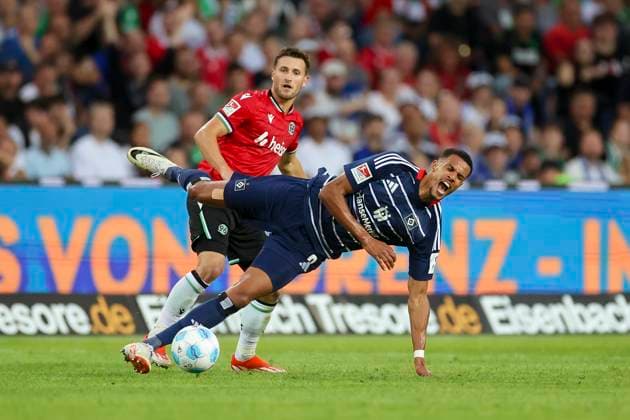 Enzo Leopold Hannover 96 and Robert Glatzel Hamburger SV battle for the ball, 2 Bundesliga, Hannover 96 vs Hamburger SV, Heinz von Heiden Arena, August 23, 2024 in Hanover, Germany Photo by Marco Steinbrenner DeFodi Images Enzo Leopold Hannover 96 and Robert Glatzel Hamburger SV battle for the ball, 2 Bundesliga, Hannover 96 vs Hamburger SV, Heinz von Heiden Arena, August 23, 2024 in Hanover, Germany Photo by Marco Steinbrenner DeFodi Images DFB DFL REGULATIONS PROHIBIT ANY USE OF PHOTOGRAPHS AS IMAGE SEQUENCES AND OR QUASI VIDEO Defodi 700 han hsv 20240823 085 Defodi-700 DFB DFL REGULATIONS PROHIBIT ANY USE OF PHOTOGRAPHS AS IMAGE SEQUENCES AND OR QUASI-VIDEO.