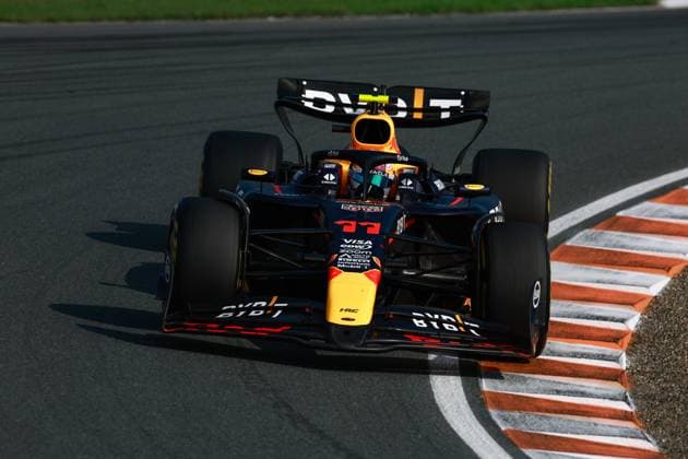 11 PEREZ Sergio (mex), Red Bull Racing RB20, action during the Formula 1 Heineken Dutch Grand Prix 2024, 15th round of the 2024 Formula One World Championship, WM, Weltmeisterschaft from August 23 to 25, 2024 on the Circuit Zandvoort, in Zandvoort, Netherlands - F1 - DUTCH GRAND PRIX 2024 DPPI Panoramic  240823_R15_OLANDA_DP_F12024GP15NED_JK500647