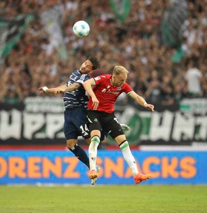 Photo Ludovit REIS left heads against Havard Nielsen H 96 H96 Soccer 2 Bundesliga on Fri 23 08 2024 Hannover 96 Hamburger SV 1 0