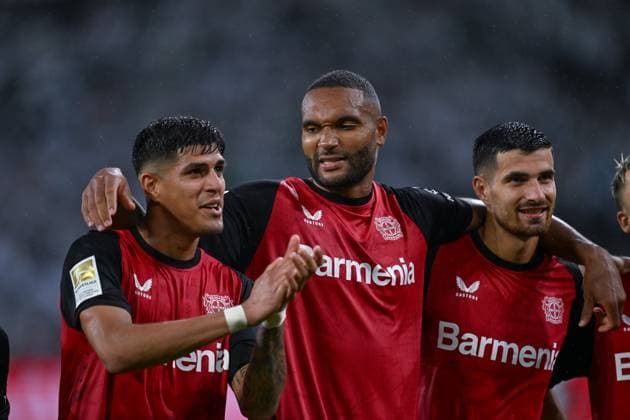 23 08 2024, Football, Bundesliga, 1 Matchday Season 2024 2025, Borussia Mönchengladbach Bayer 04 Leverkusen, Piero Hincapie Bayer Leverkusen , Jonathan Tah Bayer Leverkusen , Martin Terrier Bayer Leverkusen xRHR PHOTO TKx Copyright: RHR-FOTOx RHR-FOTO TK