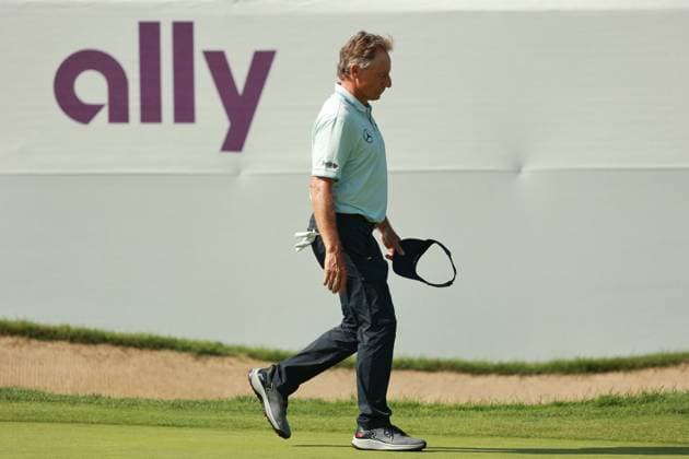 The Ally Challenge GRAND BLANC,MICHIGAN-AUGUST 23: Bernhard Langer of Germany walks on the 18th green during the first round of The Ally Challenge presented by McLaren at Warwick Hills Golf & Country Club, Grand Blanc, MI, USA Friday, August 23, 2024. Grand Blanc Michigan United States  Copyright: xJorgexLemusx originalFilename:lemus-theallyc240823_npUCg.jpg