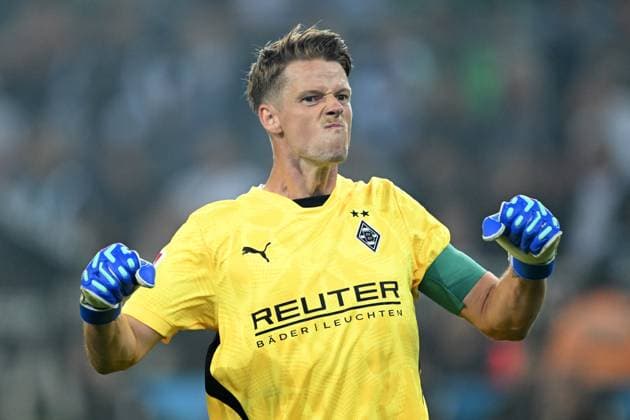 MONCHENGLADBACH - Borussia Monchengladbach goalkeeper Jonas Omlin during the Bundesliga match between Borussia Monchengladbach and Bayer 04 Leverkusen at Borussia Park stadium on August 23, 2024 in Monchengladbach, Germany. ANP Hollandse Hoogte Bundesliga 2024 2025 xVIxANPxSportx xGerritxvanxKeulenxIVx 506589019 originalFilename: 506589019.jpg