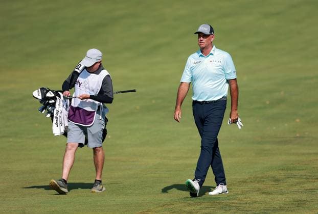 The Ally Challenge GRAND BLANC,MICHIGAN-AUGUST 23: Stewart Cink of the United States walks to the green with his caddie from the 18th fairway during the first round of The Ally Challenge presented by McLaren at Warwick Hills Golf & Country Club, Grand Blanc, MI, USA Friday, August 23, 2024. Grand Blanc Michigan United States  Copyright: xAmyxLemusx originalFilename:lemus-theallyc240823_npsxK.jpg