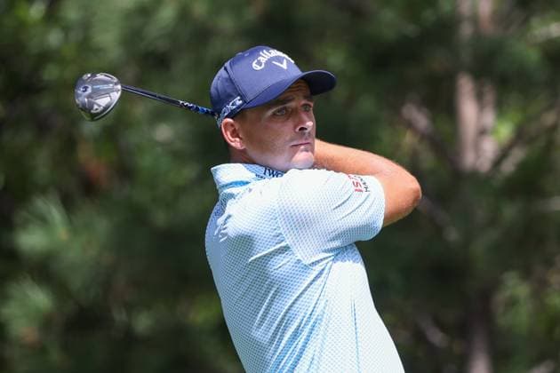 CASTLE ROCK, CO - AUGUST 23: Christiaan Bezuidenhout watches his tee shot on the 13th hole during the second round of the BMW Championship on August 23, 2024 at Castle Pines Golf Club in Castle Rock, CO. (Photo by Scott Winters Icon Sportswire) GOLF: AUG 23 PGA, Golf Herren FedExCup Playoffs - BMW Championship EDITORIAL USE ONLY Icon2408230383