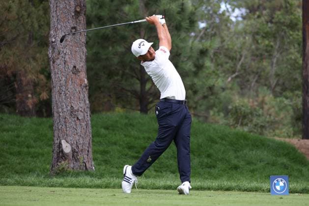 CASTLE ROCK, CO - AUGUST 23: Xander Schauffele tees off on the 13th hole during the second round of the BMW Championship on August 23, 2024 at Castle Pines Golf Club in Castle Rock, CO. (Photo by Scott Winters Icon Sportswire) GOLF: AUG 23 PGA, Golf Herren FedExCup Playoffs - BMW Championship EDITORIAL USE ONLY Icon2408230591